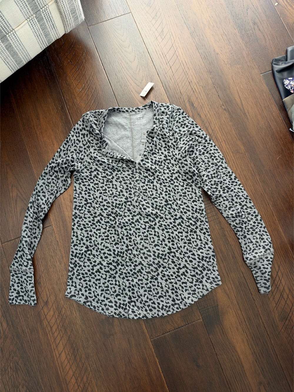 Animal Print Long Sleeve Blouse in Gray & Black